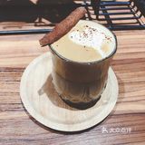 用肉桂棒搅拌奶泡起到了画龙点睛的作用 肉桂真的越泡越香