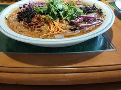 摇滚大拉皮-那家老院子东北菜·饺子·小鸡炖蘑菇(艳华街店)