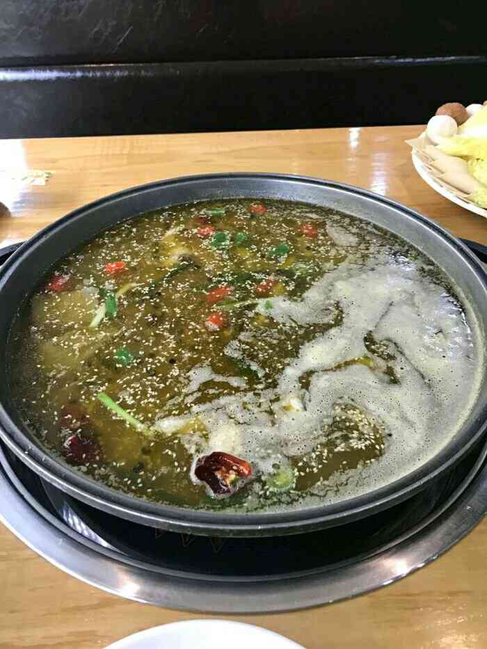 德渔府泉水火锅-"味道还可以,鱼有点少,吃的比李二鲜味道好.