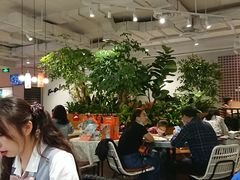 大堂-必胜客(百联又一城店)