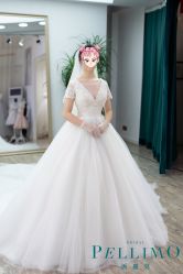 -派丽莫Pellimo原创设计婚纱品牌