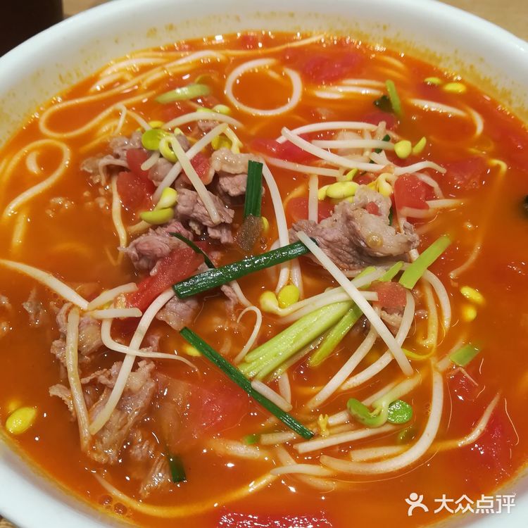 吃米线还得是蒙自源  