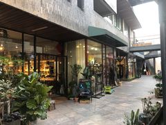 -泉乐坊步行街(烟酒特产平价超市店)