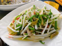 芦苇根炒肉丝-梦缘水乡·湖景餐厅