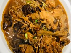 家鸡炖蘑菇粉-李记饺子·熏酱东北菜(欢乐谷店)