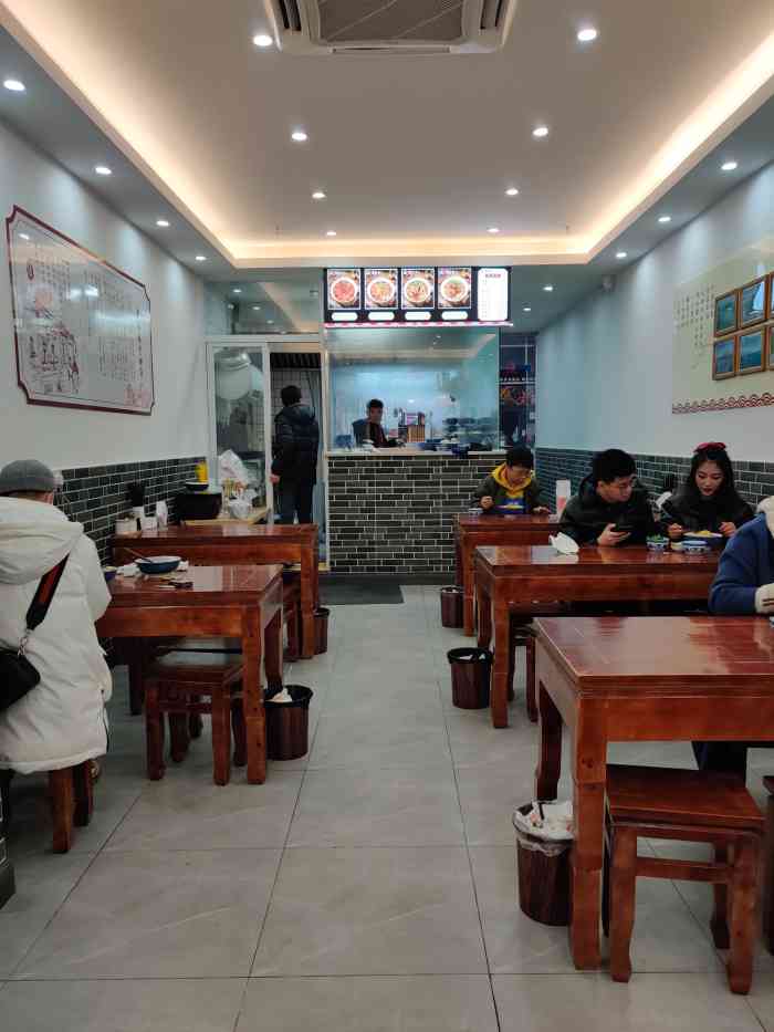 武胜麻哥面-"第一次去这家店本想试一下猪肝面,问了一句.