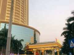 -深圳君逸国际酒店(龙岗横岗塘坑地铁站店)