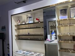 -视野联行眼镜•蔡司•依视路(温江店)