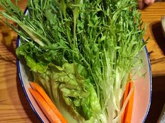 -野山舂·贵州现舂酸汤火锅(鸿通城店)