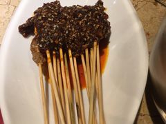生吃牛肉小串-喝丢一只鞋辣炒海鲜小烧烤(三八广场店)