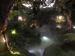 -Chom Cafe and Restaurant