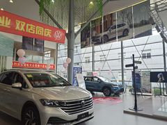-上汽大众4S店(上海冠松店)