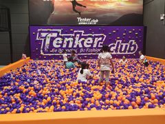 -Tenker Club弹刻极限主题公园 · 蹦床 · 团建 · 生日派对(大关店)