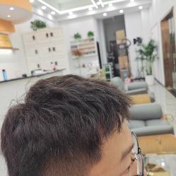 -V8潮牌·接发烫染连锁