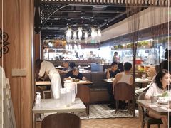 大堂-耶里夏丽·丝路新疆菜·清真食品(徐汇南丹东路臻选店)