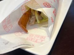 老北京烤鸭卷-方砖厂69号炸酱面·烤鸭(前门鲜鱼口店)
