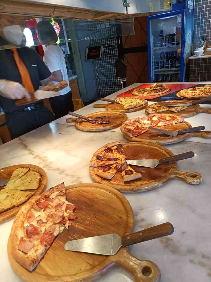 比格比萨自助(望承公园店)-"太棒了,环境没得说,一切都好.人也不太多.