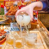 酒精绝缘体破防啦！蜂巢米酒好喝到说不出话……
