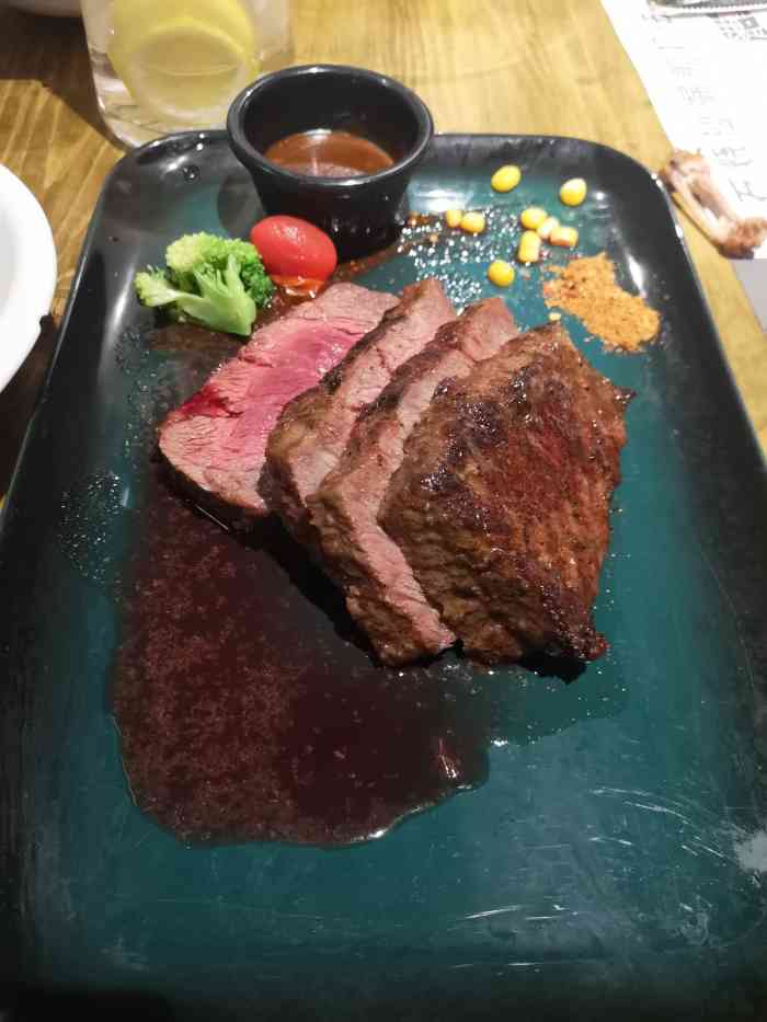 贝克石烧牛扒(大石店)-"今天周日,准备去吃港餐,结果要等位,果断.