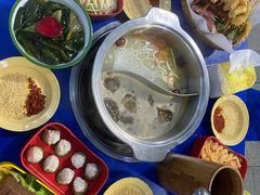 -马路边边·成都串串(翠柏路店)