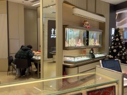 -周生生Chow Sang Sang(新世界店)
