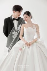 -喜爱高定婚纱摄影