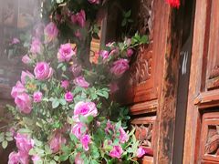 -野山舂·贵州现舂酸汤火锅(鸿通城店)