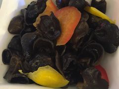 -红栌温泉山庄生态美食餐厅