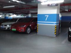 -绿地缤纷城-停车场