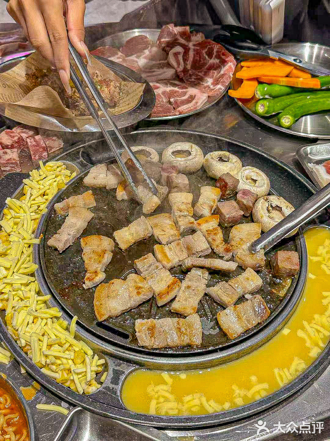从重庆吃到武汉！韩式烤肉岔着吃了！