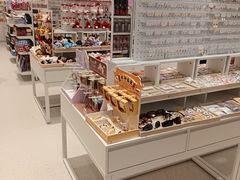 -名创优品(广东省广州琶洲保利广场店)