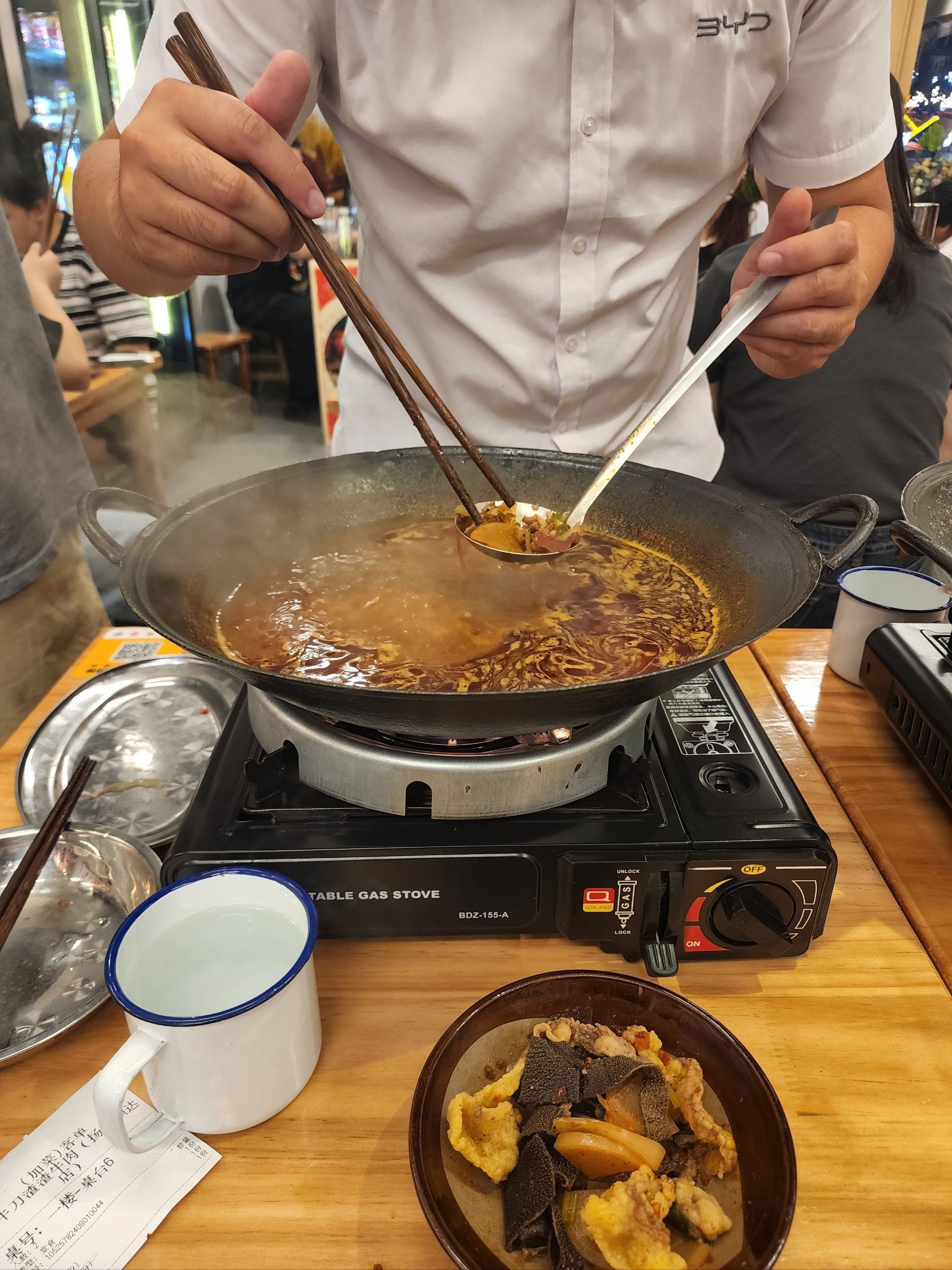 又来吃啦,这次当火锅吃的,胸口油yyds
