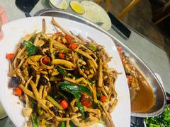 -鲜榨果汁·啤酒鱼(环岛河店)