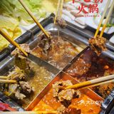 大口炫肉的过瘾四宫格|鸭血豆腐|扯面随便吃