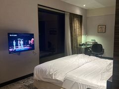 -上海虹桥西郊假日酒店