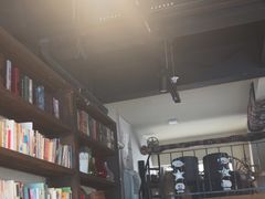 -房角石咖啡与书(吉大南校店)