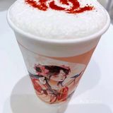 茶饮届与汉服届的首次跨界联名体验店