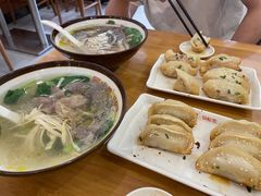 牛肉鍋貼-小姜锅贴(凤凰街店)