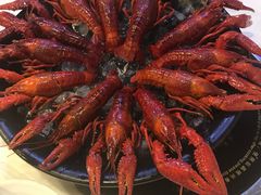 -虾弄弄海派小龙虾·牛羊蝎子火锅