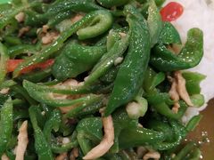 青椒肉丝盖饭-华中科技大学东三学生食堂