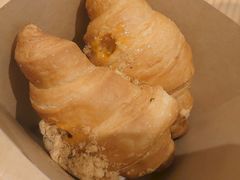 咸蛋黄流心可颂-肯德基(蓝桥店)
