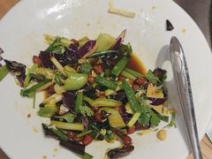 -咱屯子铁锅炖直营店(保利店)