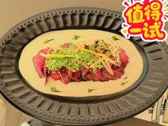慢煮M9牛肉薄片吞拿鱼酱-Calix&Lay's(新天地店)