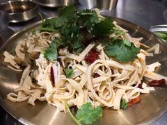 拌千张-本炙炭烤·蒲烧活鳗料理店(金沙洲店)