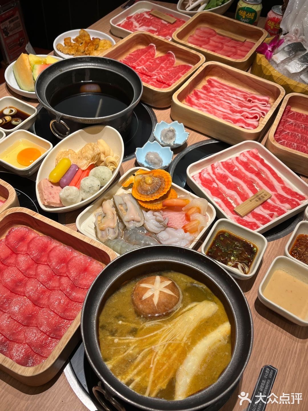 哇哇哇，老板请客  今天部门的人聚餐