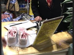 -翰皇直营洗衣洗鞋(望京鹿港店)