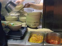 -亮亮面馆(经六路店)