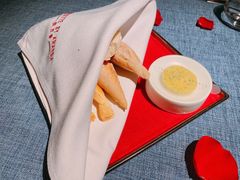 -弦月窗LUNETTE BY AMANDA(复兴路店)