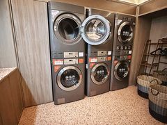 -桔子酒店(上海西藏北路地铁站店)