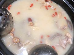 原味猪肚鸡-探窝·竹笙椰子鸡(杨箕店)